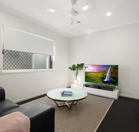 Luxury Home close to Sleemans QE2 Hospital  Griffith Uni - New South Wales Tourism 