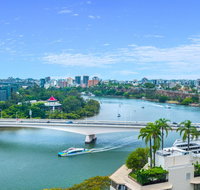 Luxury River City Views with Pool Gym Cafe WiFi Hospital - New South Wales Tourism 