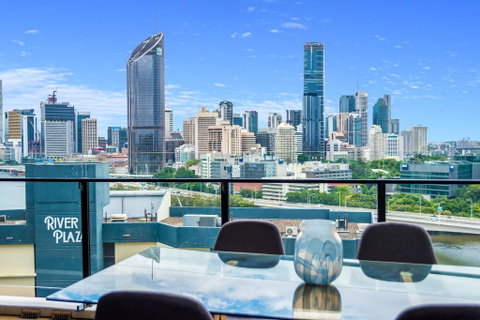 Luxury River City Views With Pool, Gym, Cafe, WiFi, Hospital - New South Wales Tourism  1