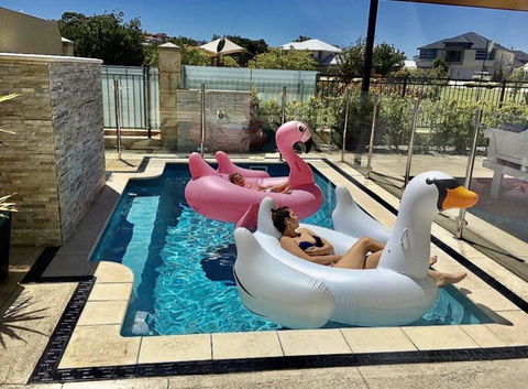 LUXURY VILLA W POOL & SPAS - New South Wales Tourism  1