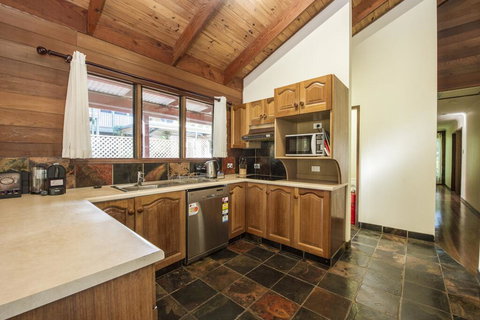 Magnetic Effect - New South Wales Tourism  3