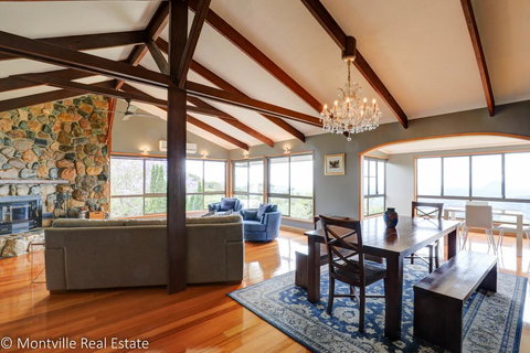 Magnolia - New South Wales Tourism  0