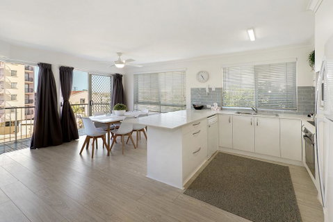 MAINSAIL8- MOOLOOLABA BEACH - New South Wales Tourism  2