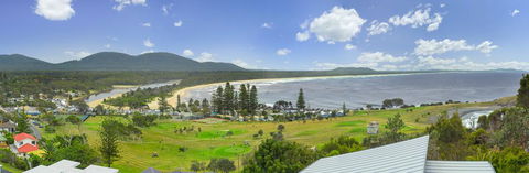 Malibu Holiday House, 6 Dulconghi Street - New South Wales Tourism  2