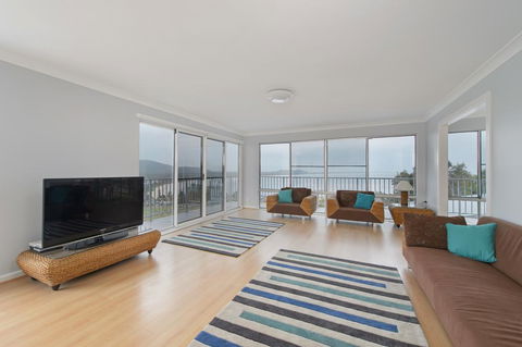 Malibu Holiday House, 6 Dulconghi Street - New South Wales Tourism  3
