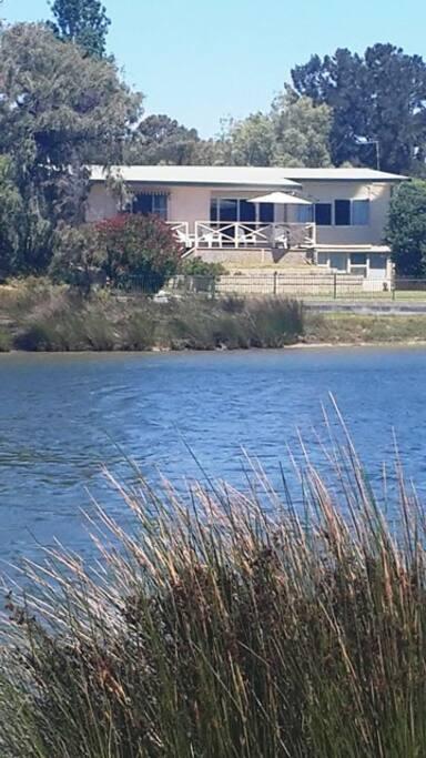 Mandurah Overlooking The Marina - New South Wales Tourism  3