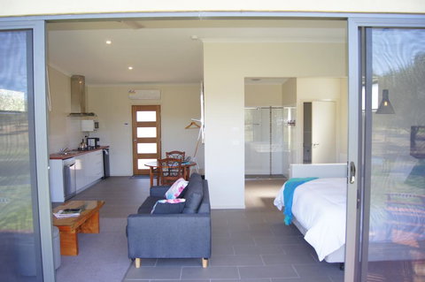Manzanillo Grove Villa - New South Wales Tourism  3