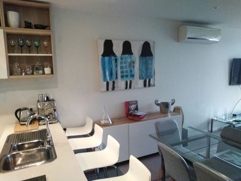 Marina View Apartment On The Maribyrnong River, Melbourne - New South Wales Tourism  2