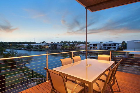 Marina Views Townhouse - New South Wales Tourism  1