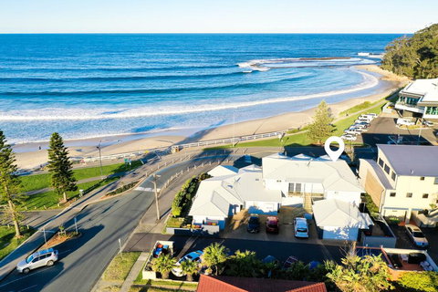 Mariners 6 - New South Wales Tourism  0