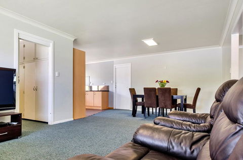 MAS Country Jackie Howe Motel - New South Wales Tourism  2