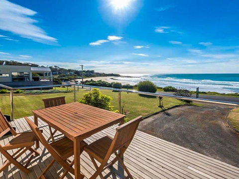 MAVI BEACH HOUSE - Beachfront, Wifi, Views - New South Wales Tourism  0