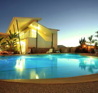 Mayfair Motel - New South Wales Tourism 