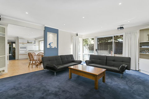 McCrae On The Beach - Right On The Magnificent Beach - New South Wales Tourism  3