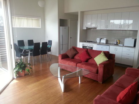 McKillop Geelong By Gold Star Stays - New South Wales Tourism  2