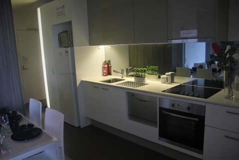 Melbourne CBD Studio - New South Wales Tourism  1