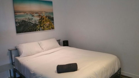 Melbourne CBD Studio - New South Wales Tourism  3