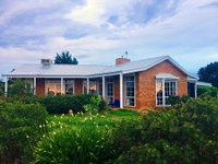 Book Melton Accommodation Vacations New South Wales Tourism New South Wales Tourism 