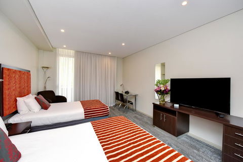 Mercure Centro Port Macquarie - New South Wales Tourism  1
