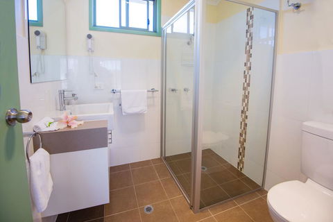 Merimbula Holiday Properties - New South Wales Tourism  1