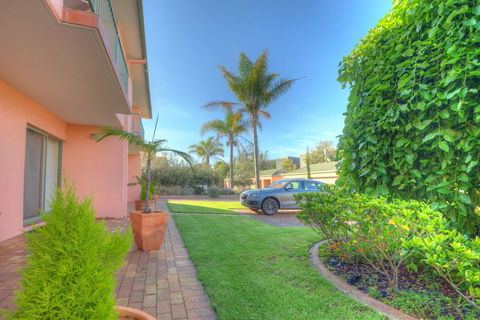 Merimbula Holiday Properties - New South Wales Tourism  2