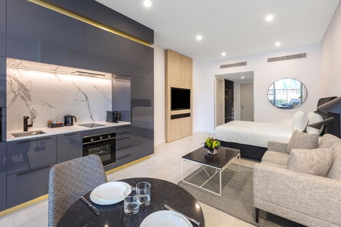 Meriton Suites Broadbeach - New South Wales Tourism  2