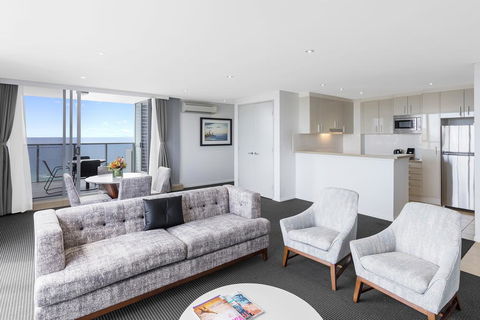 Meriton Suites Broadbeach - New South Wales Tourism  3