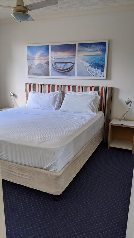 Mermaid Beach Apartment - New South Wales Tourism  0