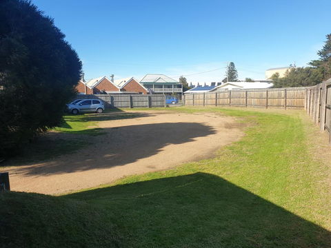 Metung Waters Motel And Apartments - New South Wales Tourism  2