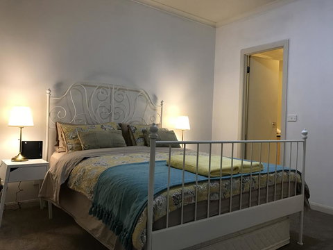 MH CBD Private Apartment @ Flinders Lane - New South Wales Tourism  1