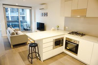 MH003 Sea View Apartment