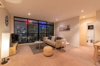 MH004 Melbourne Central APT with City View
