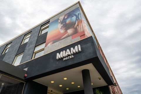 Miami Hotel Melbourne - New South Wales Tourism  0