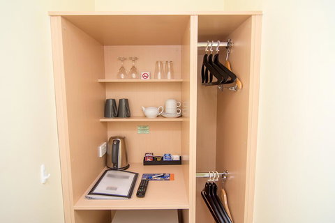 Miami Hotel Melbourne - New South Wales Tourism  2