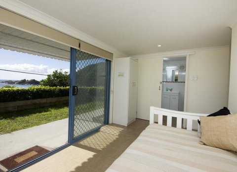 Mick's Apartment - Seal Rocks Beachfront - New South Wales Tourism  2
