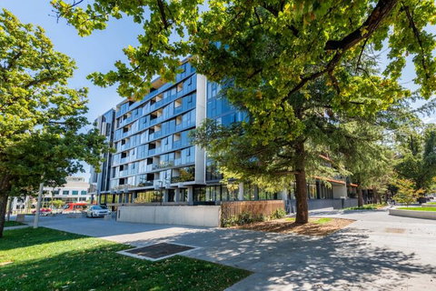 Midnight Apartments Accommodate Canberra - New South Wales Tourism  2