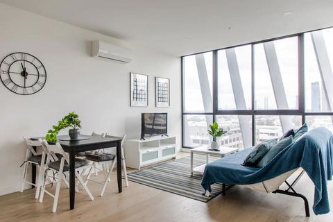 Modern 1 Bedroom Apartment With Rooftop Terrace And Spa - New South Wales Tourism  0