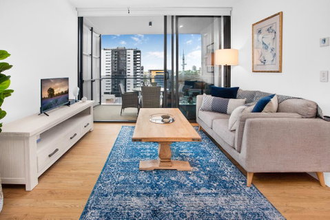Modern 1-Bed Apartment With Balcony And Leisure Area - New South Wales Tourism  0