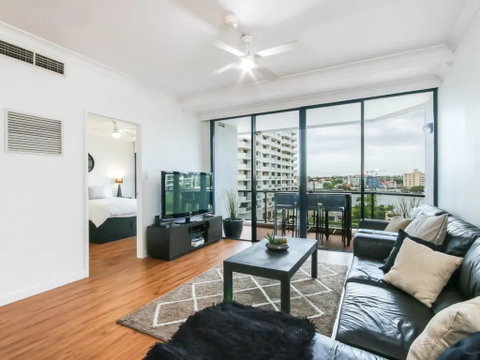 Modern 2 Bedroom River View Apartment In Docklands - New South Wales Tourism  0