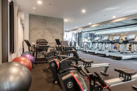 MODERN 2 BEDROOMS -SOUTHERN CROSS STATION - New South Wales Tourism  2