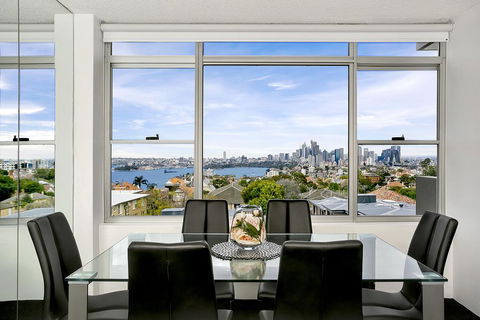 Modern 2BR Apartment With Views HARIS - New South Wales Tourism  0
