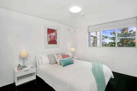 Modern 2BR Apartment With Views HARIS - New South Wales Tourism  3