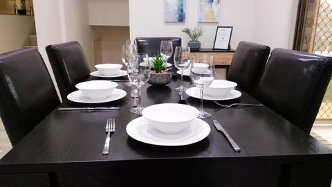 Modern 4-Bedroom House On Cunningham Near Singleton CBD Hunter Valley - New South Wales Tourism  3