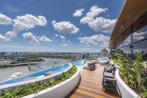 Modern Apartment In South Brisbane Infinity Pool - New South Wales Tourism  0