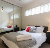 Modern Neat Convenient Apartment Close to Airport