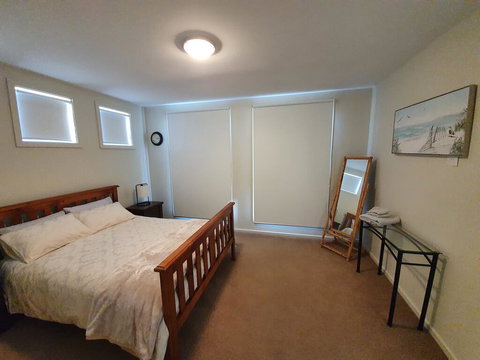 Modern Peaceful Beach Location - Secure Parking - New South Wales Tourism  1