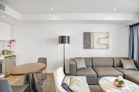 Modern Studio Apartment In Chatswood - New South Wales Tourism  1