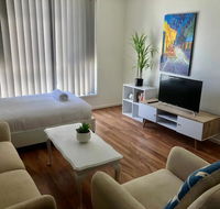 Modern Unit Near To Surfers Paradise - New South Wales Tourism 
