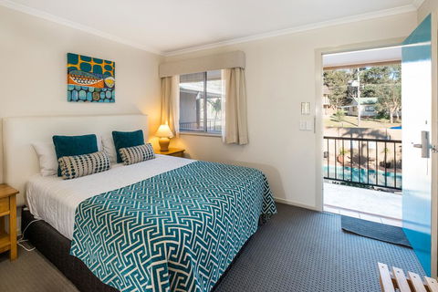 Mollymook Shores Motel And Conference Centre - New South Wales Tourism  0