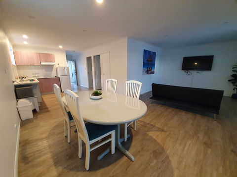 Montego Mermaid Beach Motel - New South Wales Tourism  2